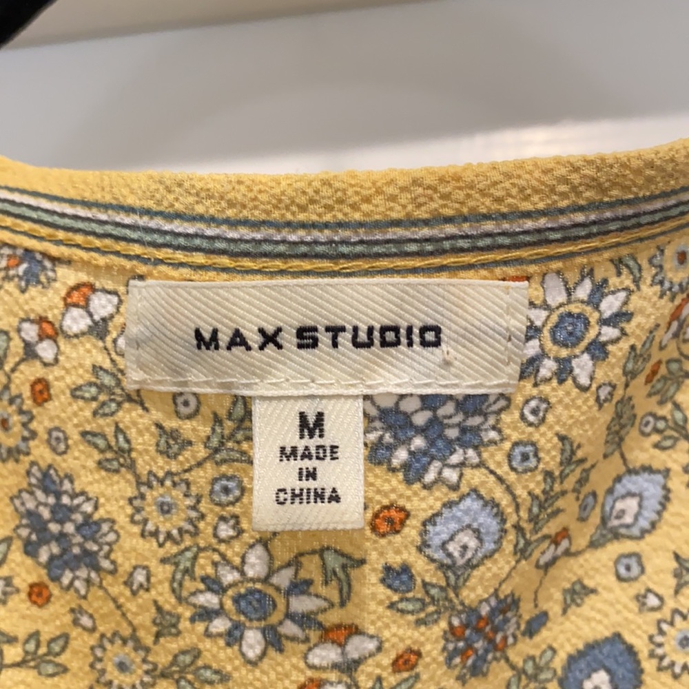 Max Studio Floral Top - Picture 3 of 8